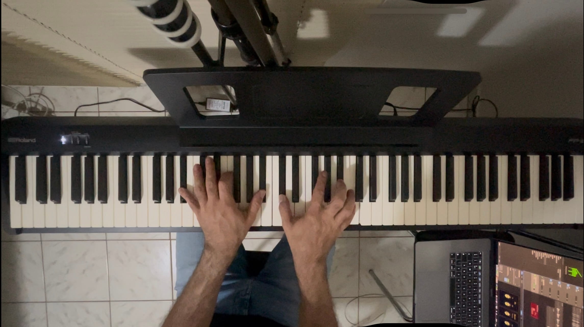 Welinton Fernandes on Music